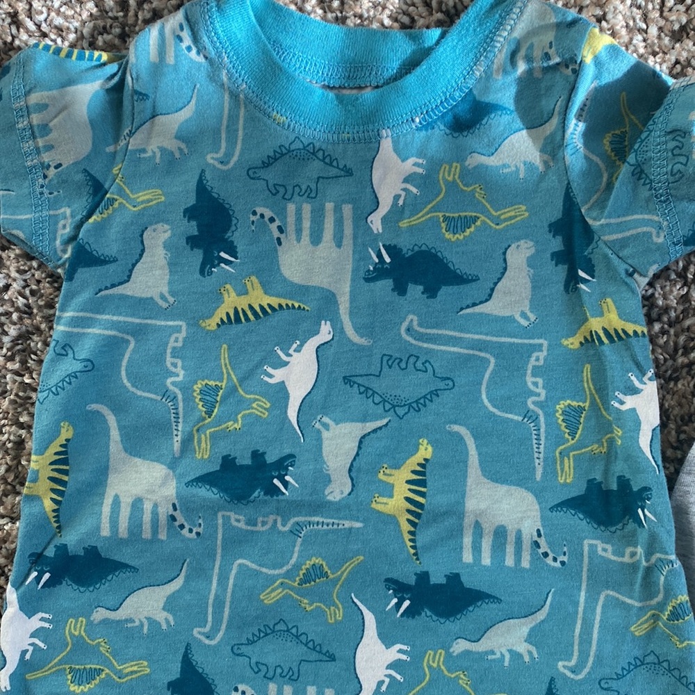 Carters sets - Picture 3 of 5